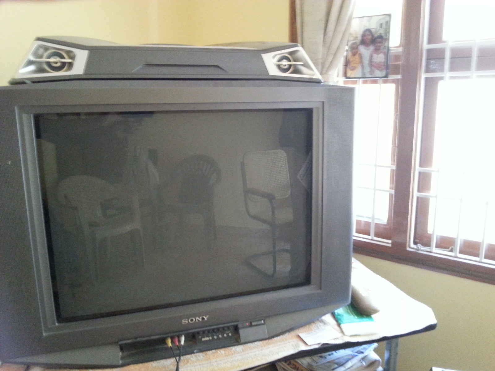 How to use your Old TVs in useful way? - iCircuit